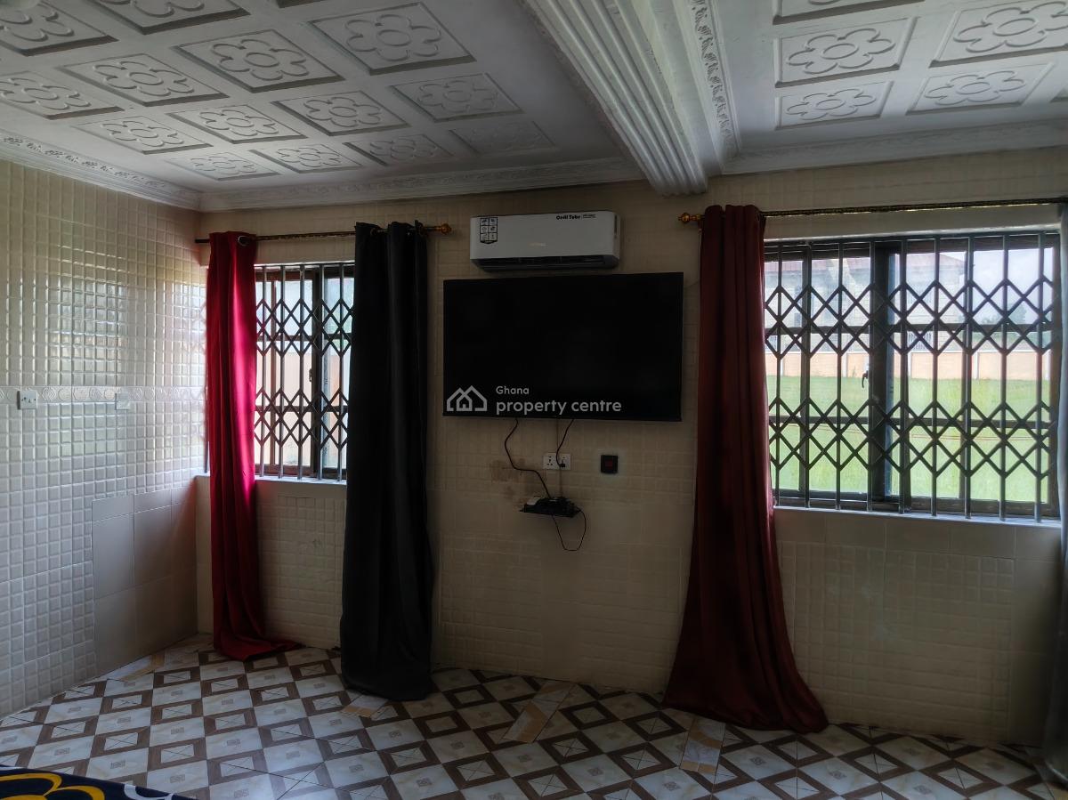 Hotel. ( Operational, on 6 Plots of Land), Adako Jarchie, on Tech Ejisu Road., Kumasi Metropolitan, Ashanti, Hotel / Guest House for Sale