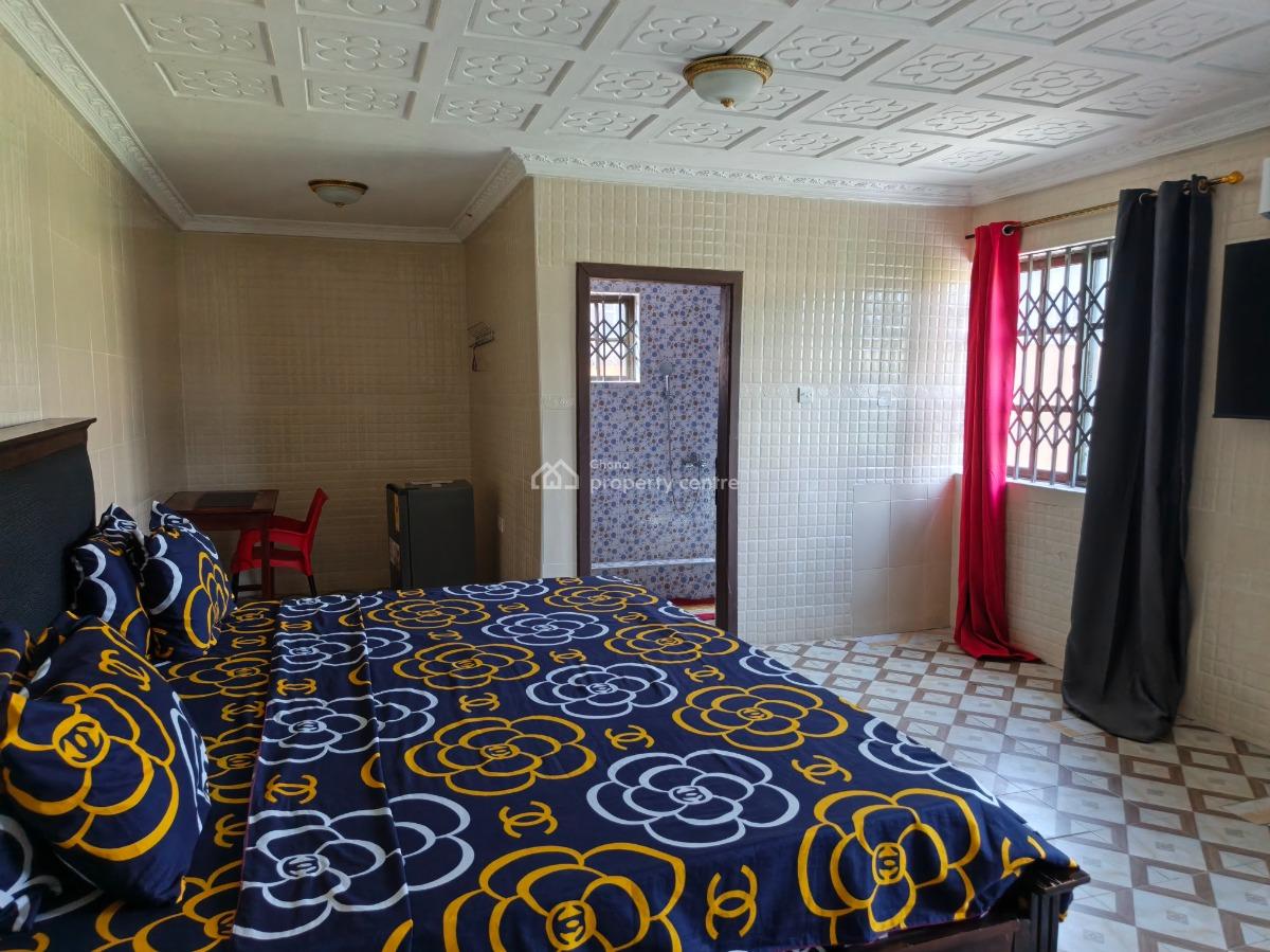 Hotel. ( Operational, on 6 Plots of Land), Adako Jarchie, on Tech Ejisu Road., Kumasi Metropolitan, Ashanti, Hotel / Guest House for Sale