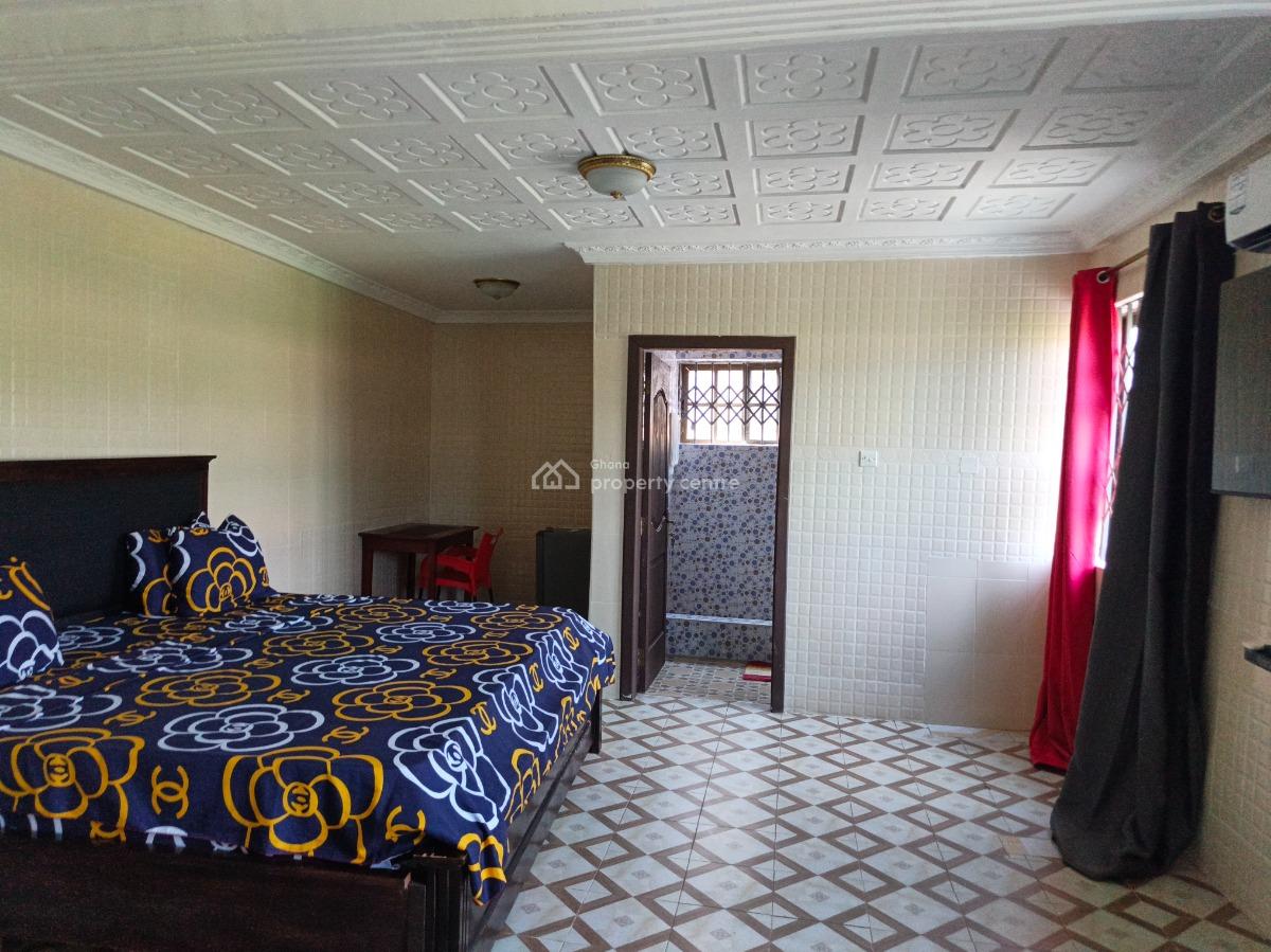 Hotel. ( Operational, on 6 Plots of Land), Adako Jarchie, on Tech Ejisu Road., Kumasi Metropolitan, Ashanti, Hotel / Guest House for Sale