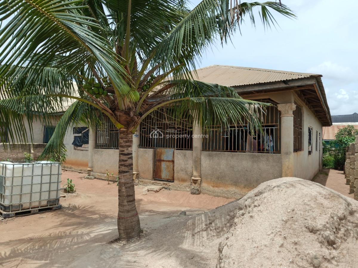 4 Bedrooms., Nwamasi, Near Kenyasi Abrem., Kumasi Metropolitan, Ashanti, House for Sale