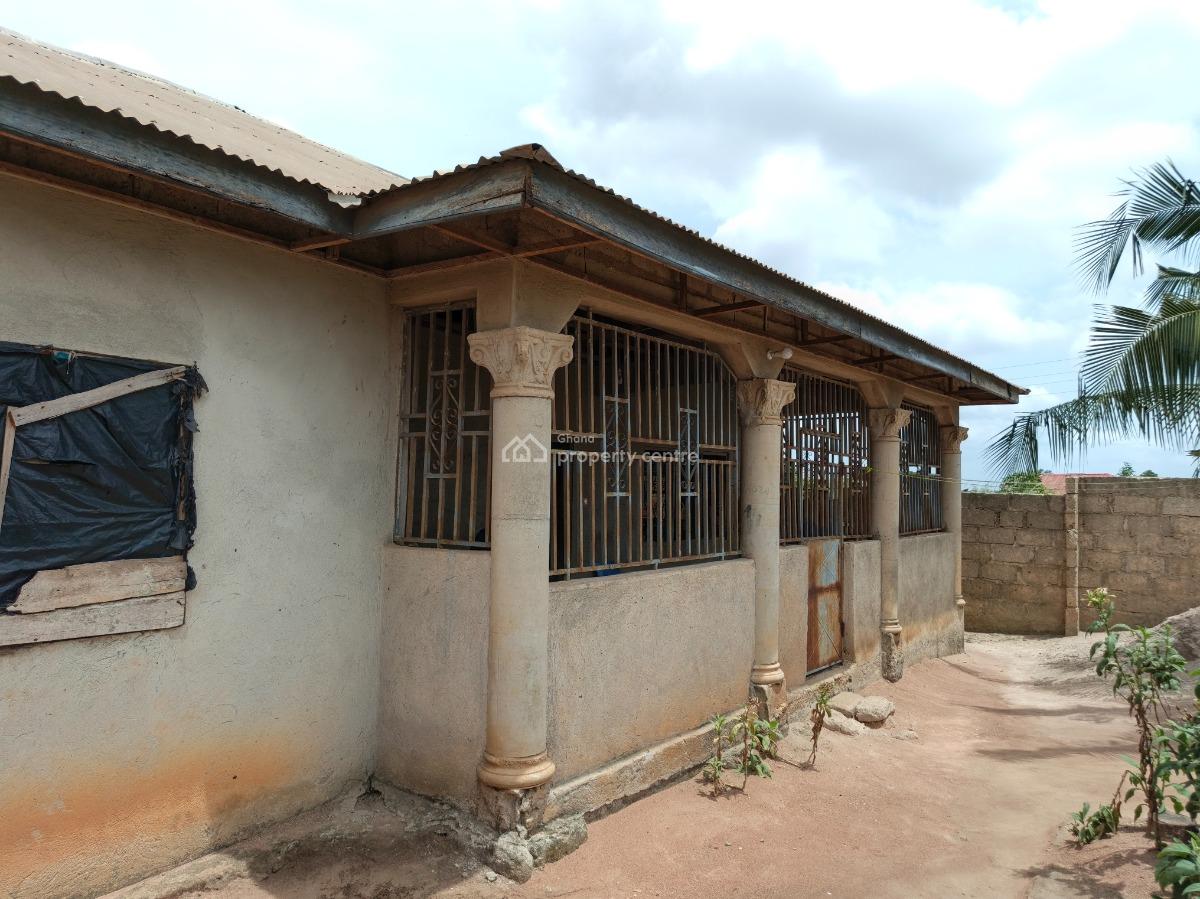 4 Bedrooms., Nwamasi, Near Kenyasi Abrem., Kumasi Metropolitan, Ashanti, House for Sale