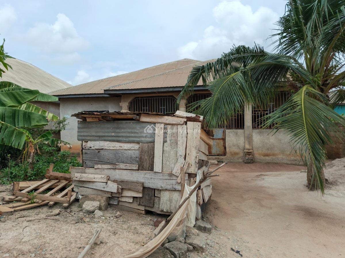 4 Bedrooms., Nwamasi, Near Kenyasi Abrem., Kumasi Metropolitan, Ashanti, House for Sale