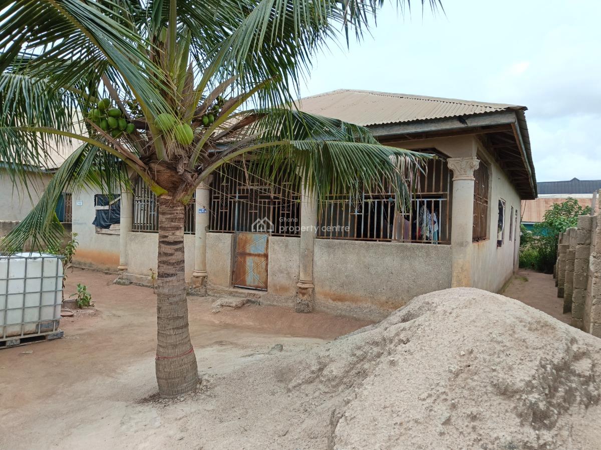 4 Bedrooms., Nwamasi, Near Kenyasi Abrem., Kumasi Metropolitan, Ashanti, House for Sale