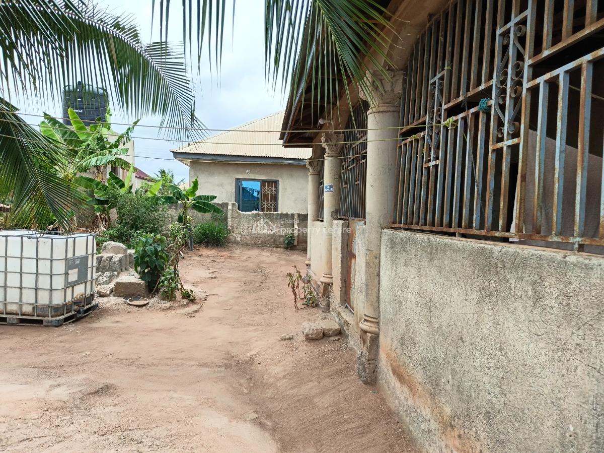 4 Bedrooms., Nwamasi, Near Kenyasi Abrem., Kumasi Metropolitan, Ashanti, House for Sale