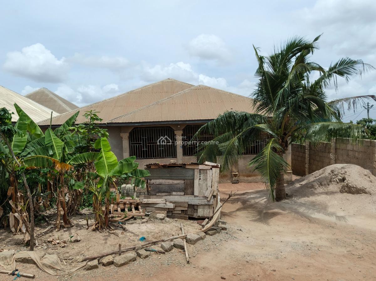 4 Bedrooms., Nwamasi, Near Kenyasi Abrem., Kumasi Metropolitan, Ashanti, House for Sale