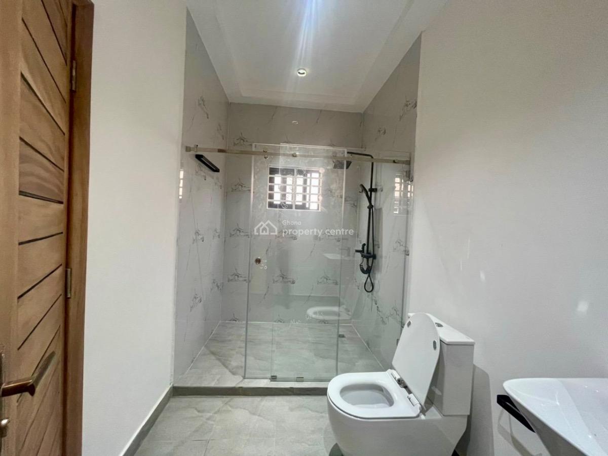 3 Bedroom House with 1 Boys Quarters, Oyarifa, La Nkwantanang Madina Municipal, Accra, House for Sale