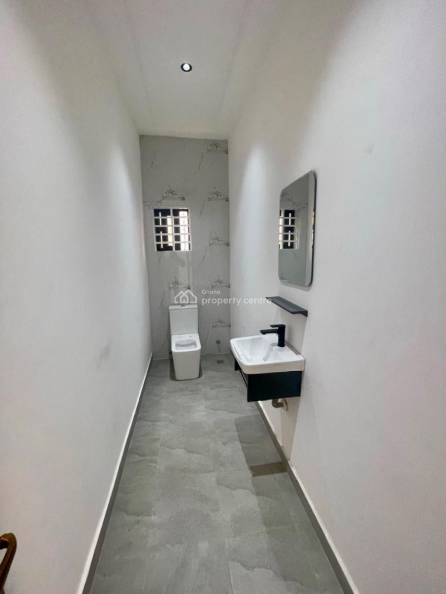 3 Bedroom House with 1 Boys Quarters, Oyarifa, La Nkwantanang Madina Municipal, Accra, House for Sale