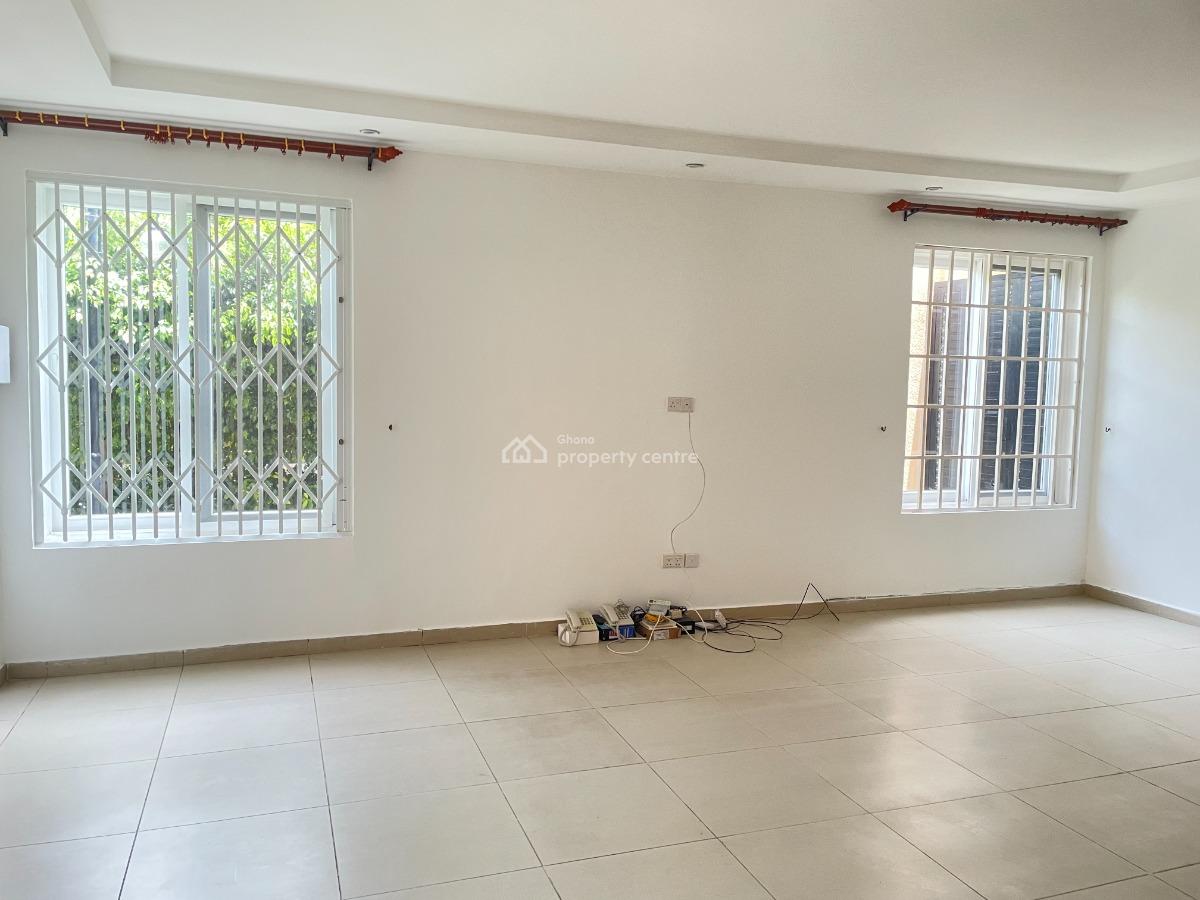 Executive Unfurnished Townhouse in Gated Development, Libi Gardens, Prestige Link, Cantonments, Accra, Townhouse for Rent