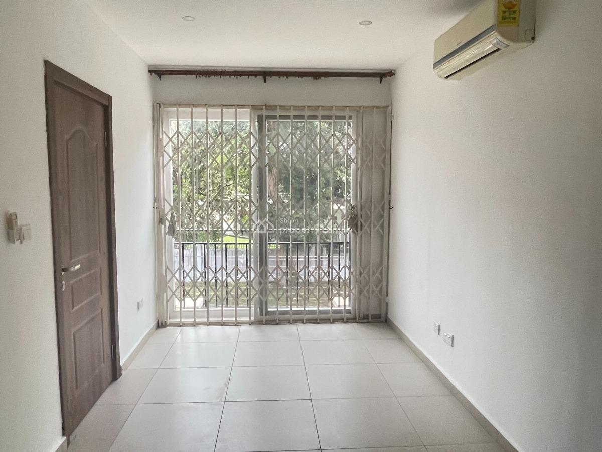Executive Unfurnished Townhouse in Gated Development, Libi Gardens, Prestige Link, Cantonments, Accra, Townhouse for Rent