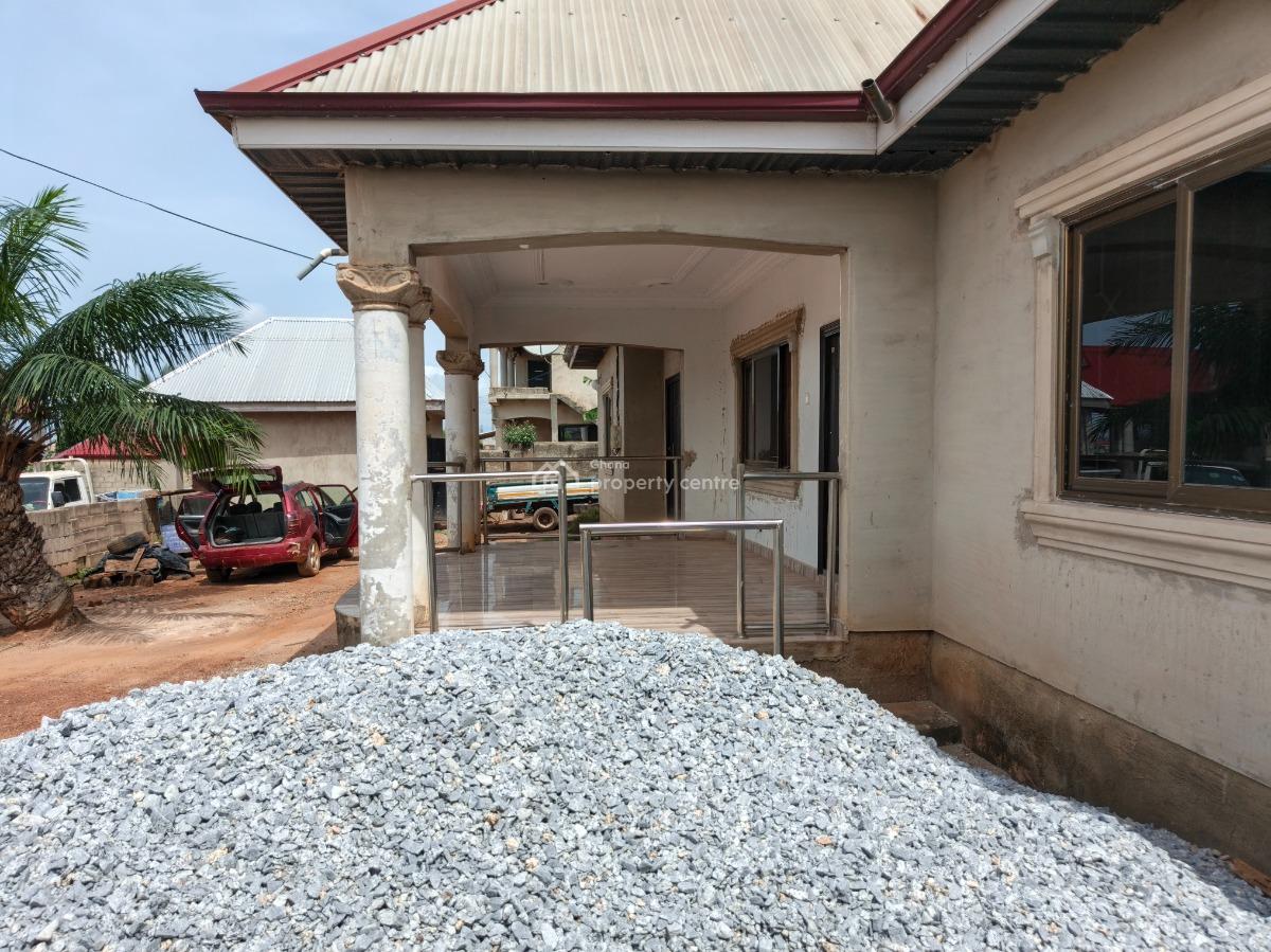 5 Bedrooms, Kronum, Kumasi Metropolitan, Ashanti, House for Sale