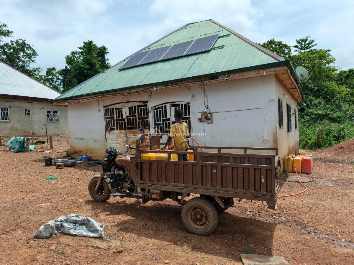 2 Bedrooms   ( Plot Size Is 100*80) Ft., Nyinahin, Kumasi Bibiani Road., Atwima Mponua, Ashanti, House for Sale