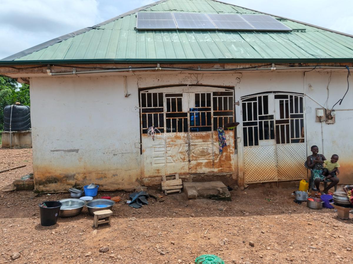 2 Bedrooms   ( Plot Size Is 100*80) Ft., Nyinahin, Kumasi Bibiani Road., Atwima Mponua, Ashanti, House for Sale