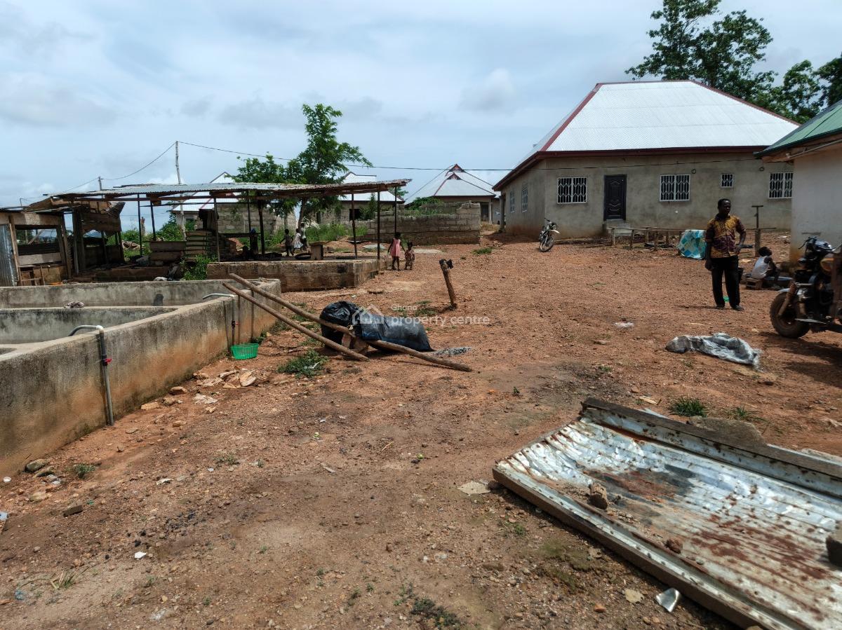 2 Bedrooms   ( Plot Size Is 100*80) Ft., Nyinahin, Kumasi Bibiani Road., Atwima Mponua, Ashanti, House for Sale