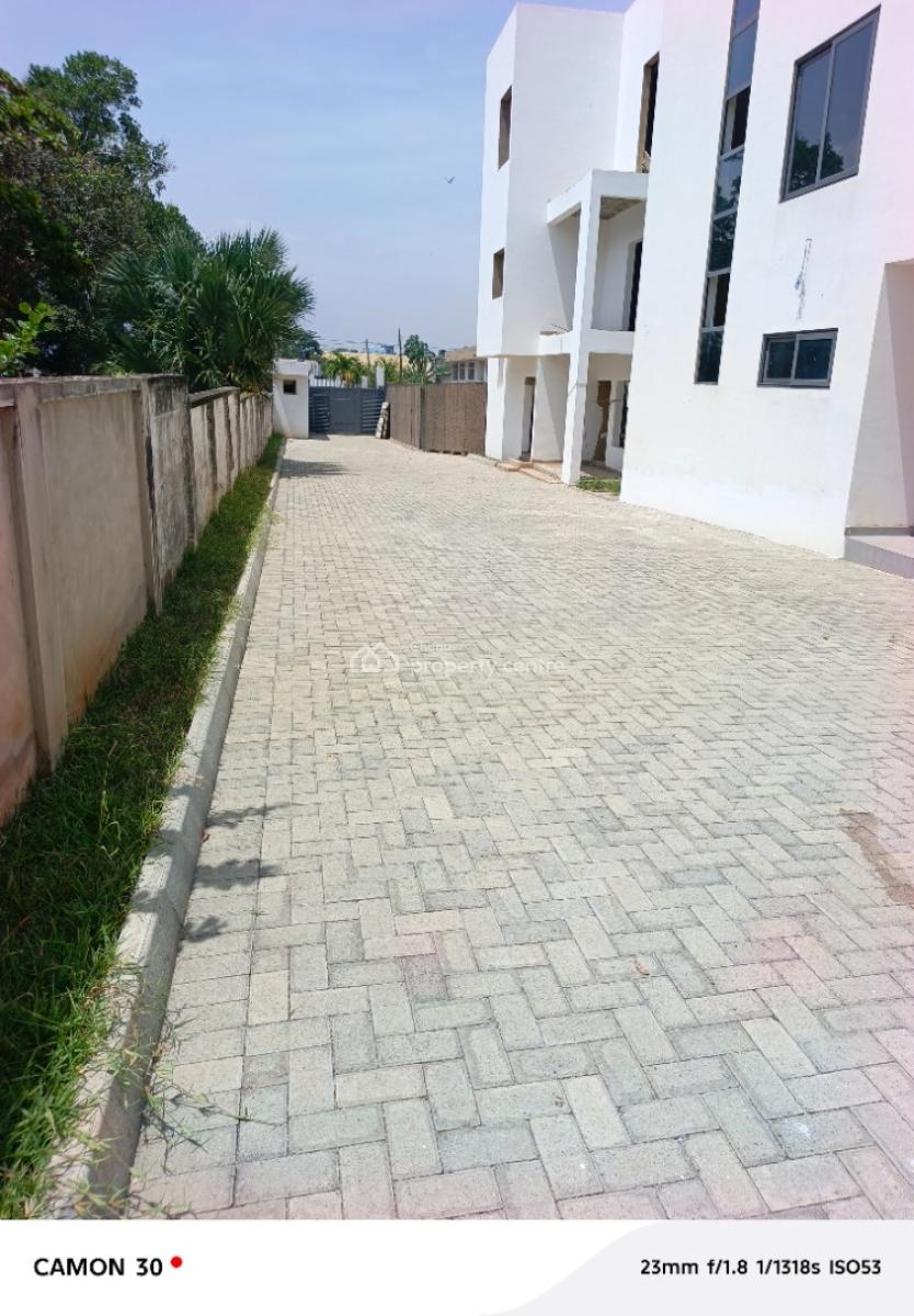 4-bedroom Townhouse, Cantoments,seekers Realty, North Labone, Accra, Townhouse for Sale