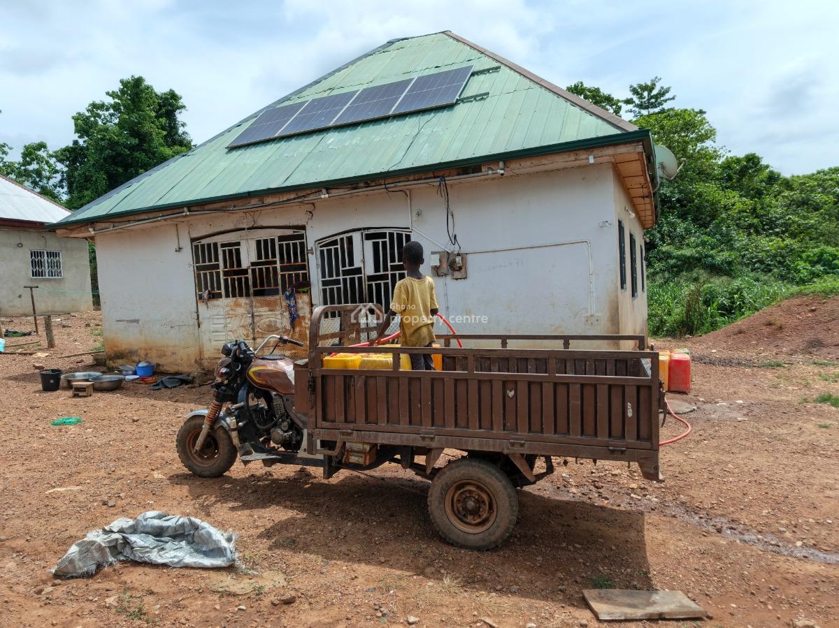 Fish Farm      ( with 2 Bedrooms House), Nyinahin, Abuakwa Bibiani Road, Kumasi Metropolitan, Ashanti, Tank Farm for Sale