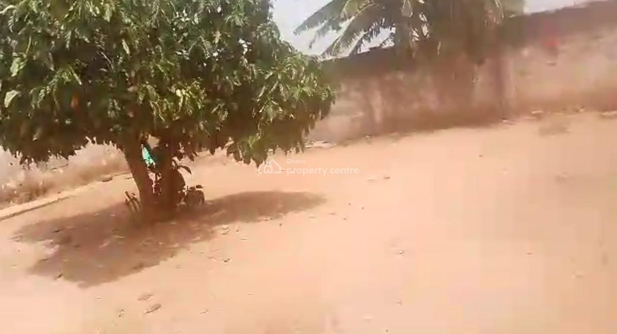 Plot with Old Building, Russia Road, Old Dansoman, Accra, Detached Bungalow for Sale