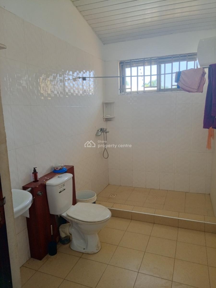 Renovated 4 Bedroom Plus Outhouse, Cocoa Clinic Area, North Kaneshie, Accra, Detached Bungalow for Sale