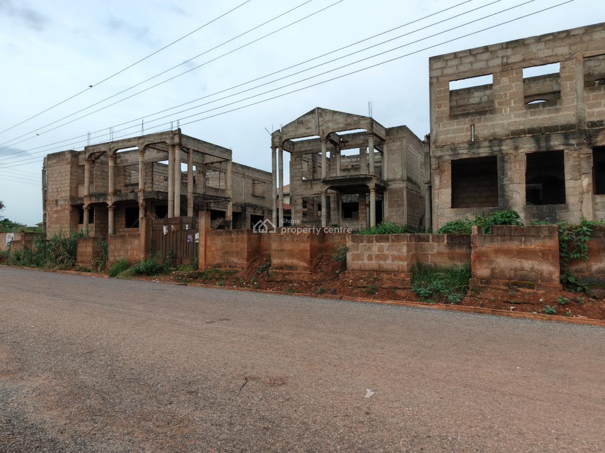 13 Bedrooms ( 3 Separate Houses), Ejisu Besease ( K Lebi), Ejisu-juaben Municipal, Ashanti, House for Sale