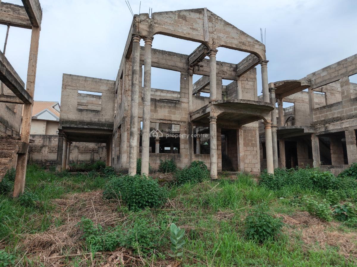 13 Bedrooms ( 3 Separate Houses), Ejisu Besease ( K Lebi), Ejisu-juaben Municipal, Ashanti, House for Sale