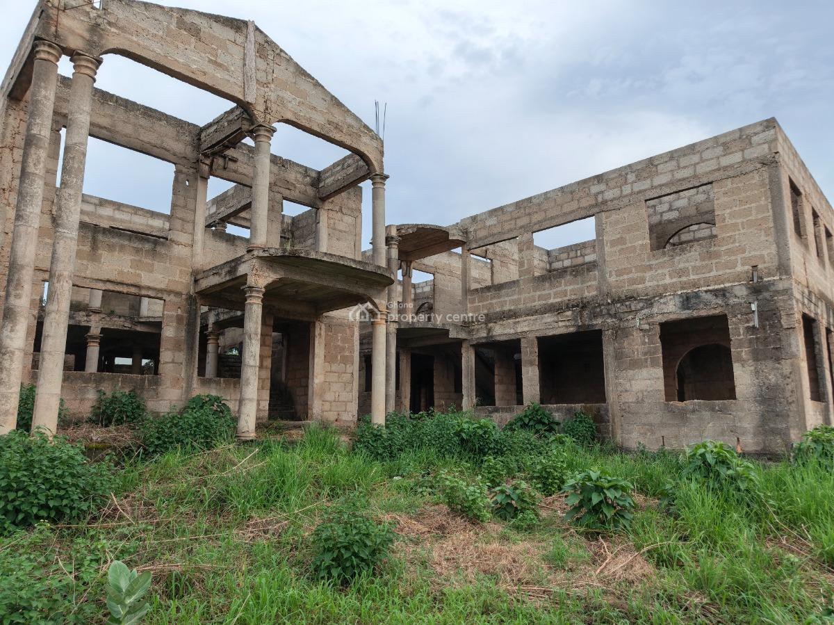 13 Bedrooms ( 3 Separate Houses), Ejisu Besease ( K Lebi), Ejisu-juaben Municipal, Ashanti, House for Sale