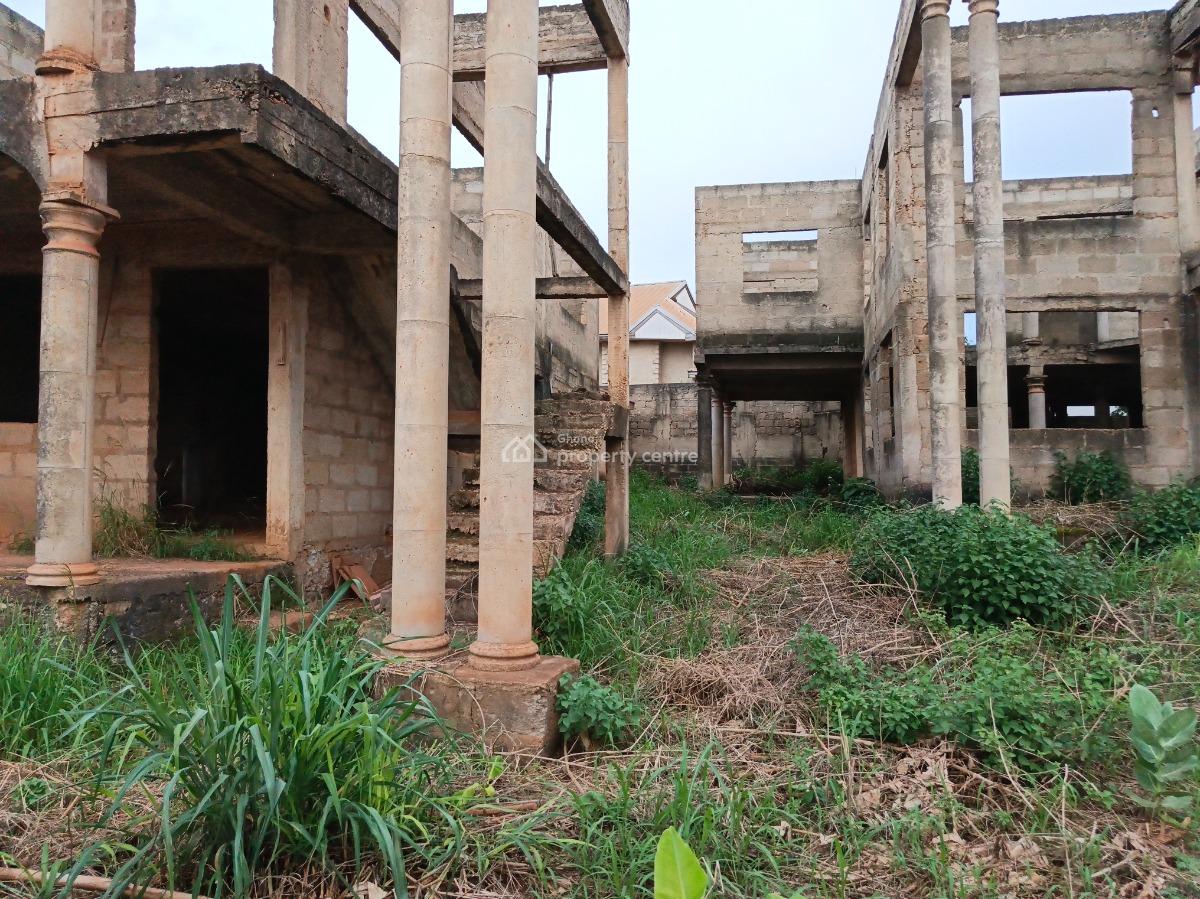 13 Bedrooms ( 3 Separate Houses), Ejisu Besease ( K Lebi), Ejisu-juaben Municipal, Ashanti, House for Sale