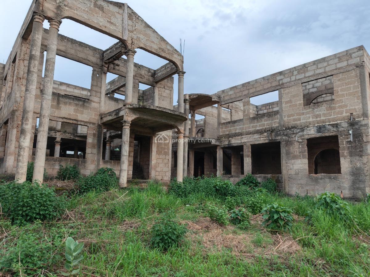 13 Bedrooms ( 3 Separate Houses), Ejisu Besease ( K Lebi), Ejisu-juaben Municipal, Ashanti, House for Sale