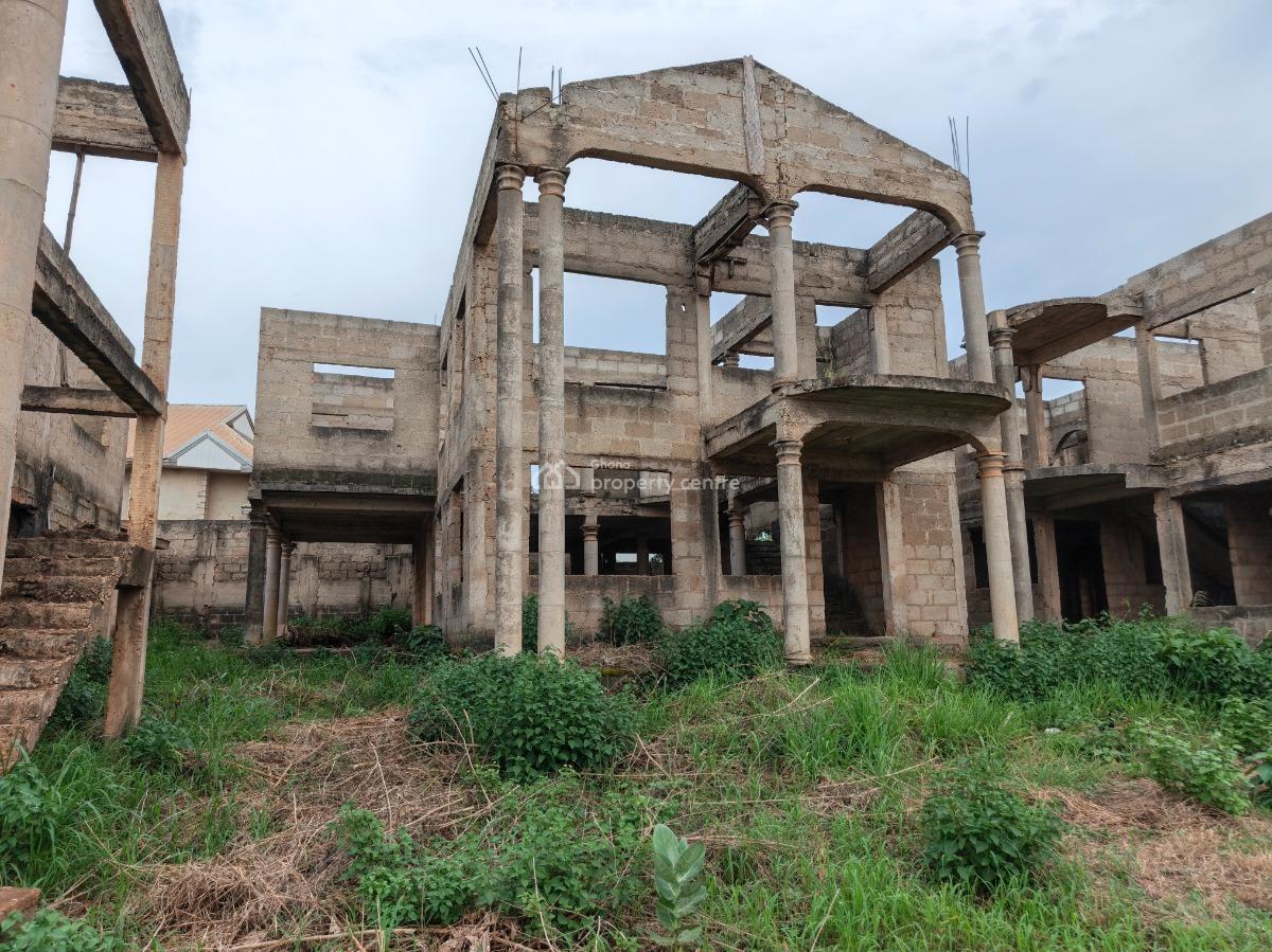 13 Bedrooms ( 3 Separate Houses), Ejisu Besease ( K Lebi), Ejisu-juaben Municipal, Ashanti, House for Sale