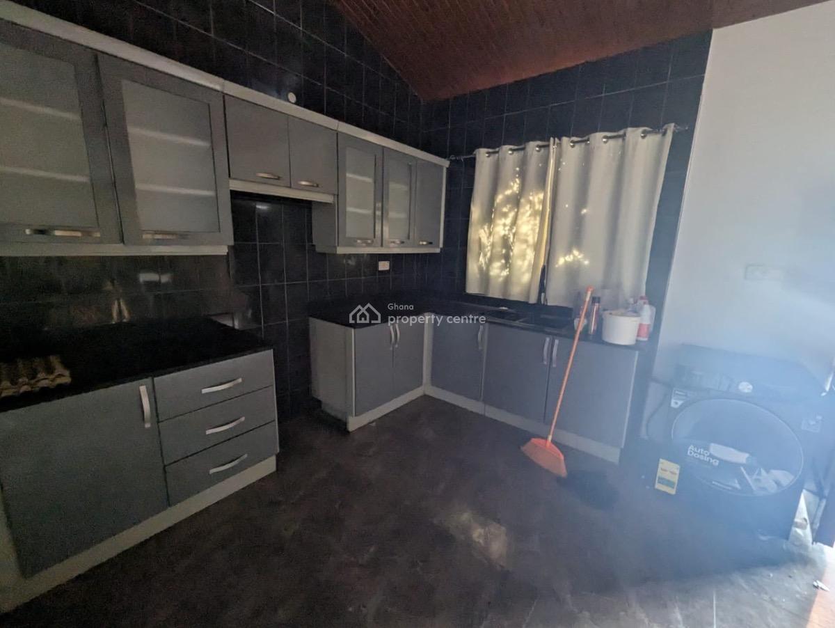 3 Bedrooms at Cfc Estate, Cfc Estate, Dome, Ga East Municipal, Accra, Apartment for Rent