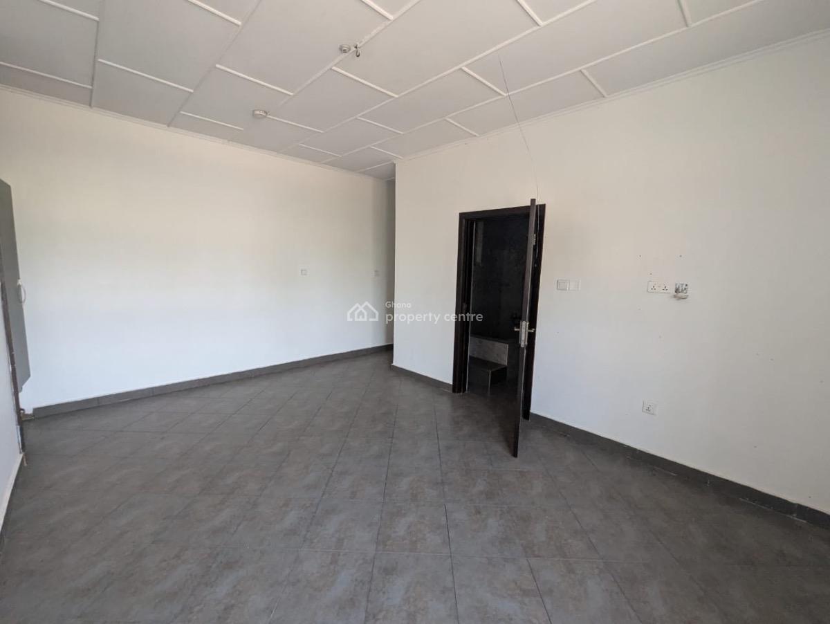 3 Bedrooms at Cfc Estate, Cfc Estate, Dome, Ga East Municipal, Accra, Apartment for Rent