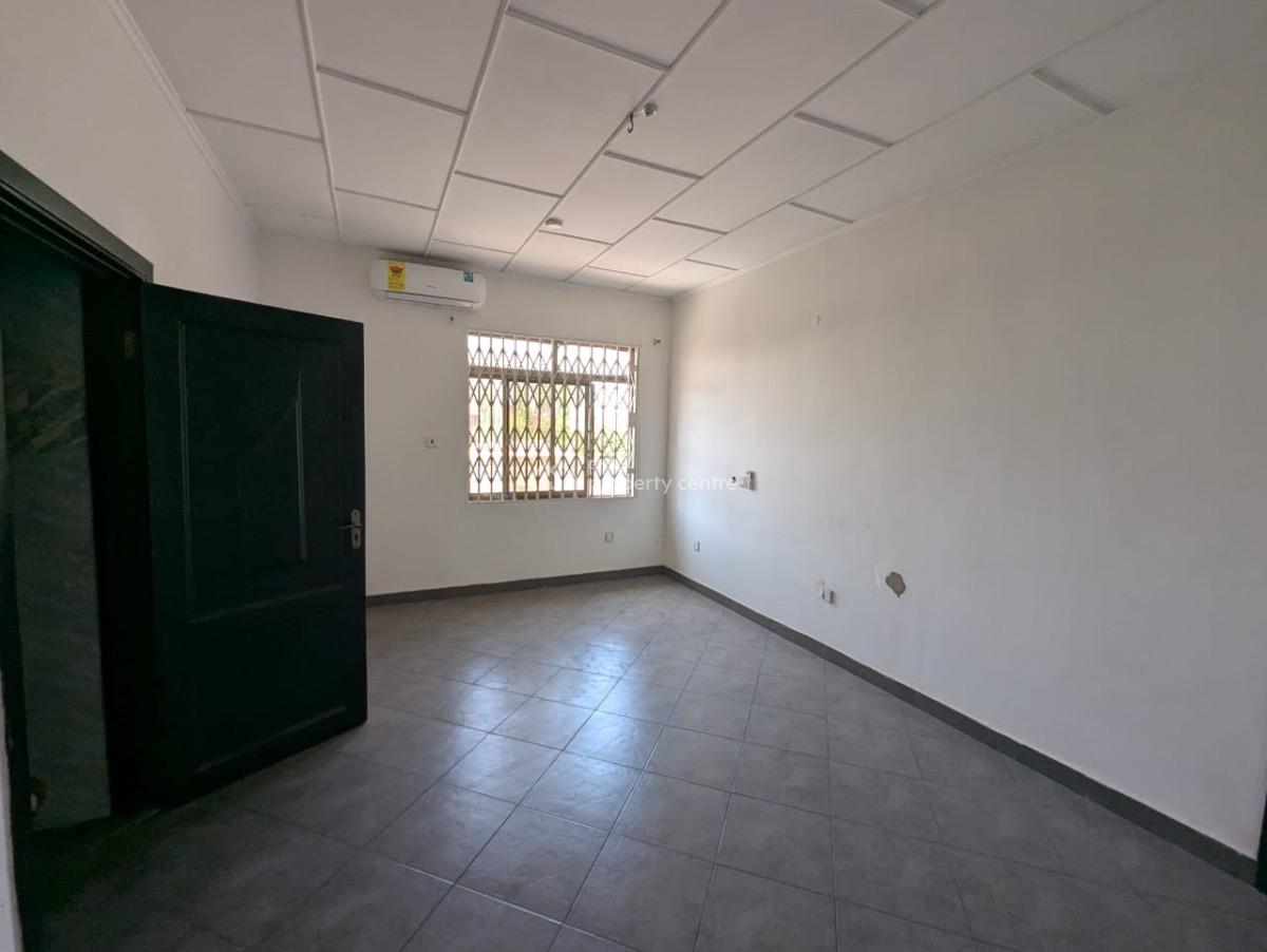 3 Bedrooms at Cfc Estate, Cfc Estate, Dome, Ga East Municipal, Accra, Apartment for Rent