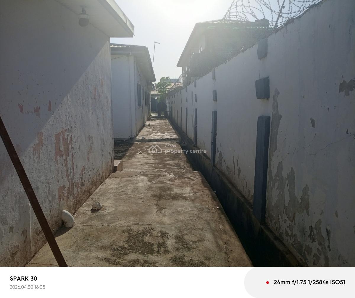 5- Bedroom Self Contain, Osu Oxford Street, Osu, Accra, Detached Bungalow for Rent