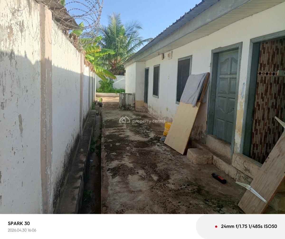 5- Bedroom Self Contain, Osu Oxford Street, Osu, Accra, Detached Bungalow for Rent