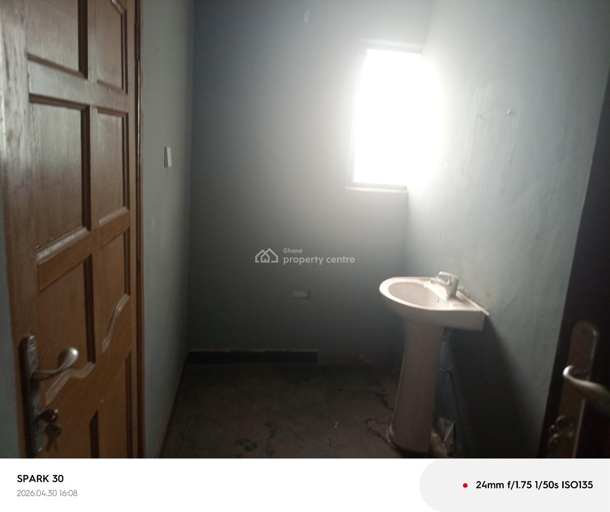 5- Bedroom Self Contain, Osu Oxford Street, Osu, Accra, Detached Bungalow for Rent