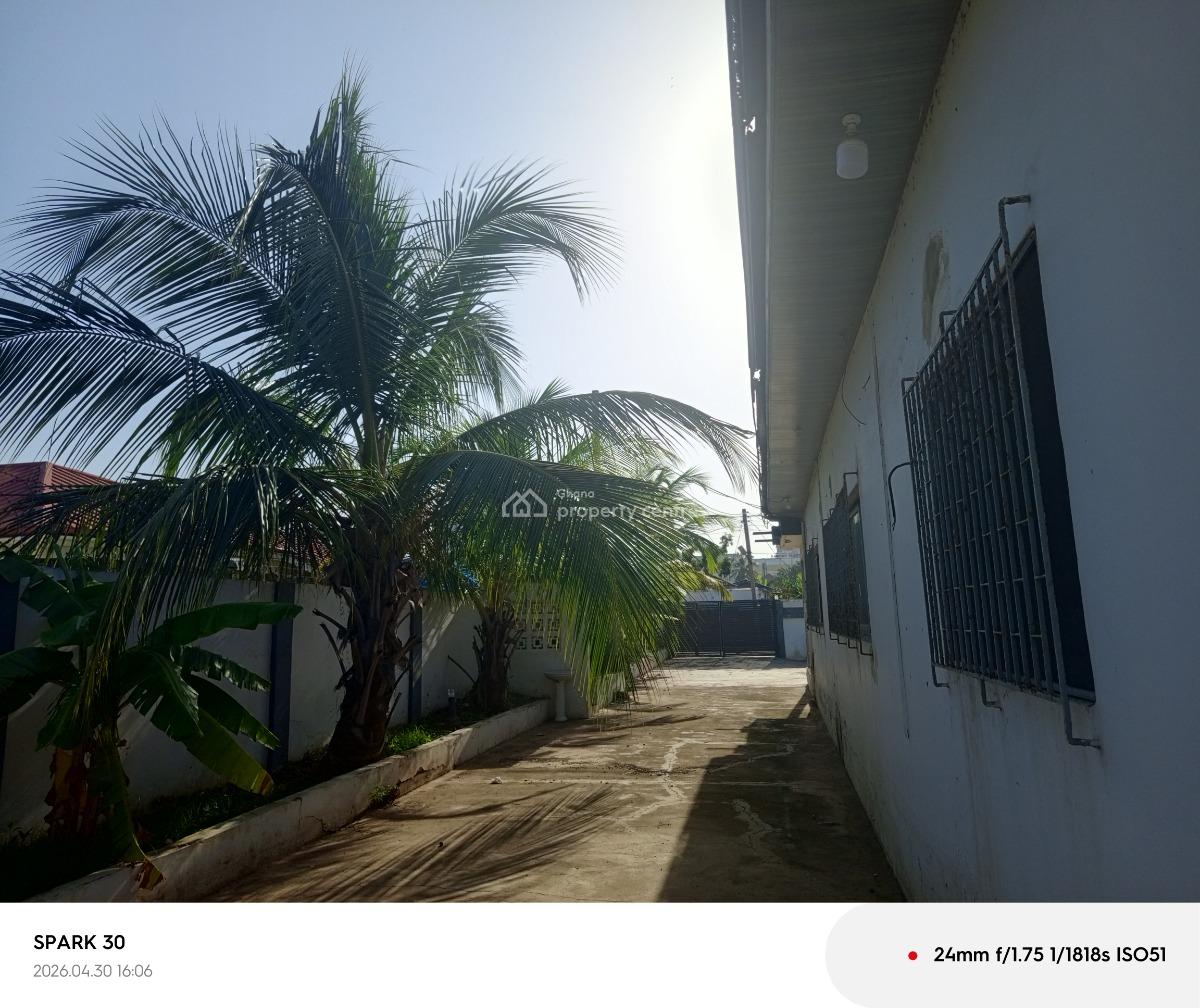 House, Osu Oxford Street, Osu, Accra, House for Sale