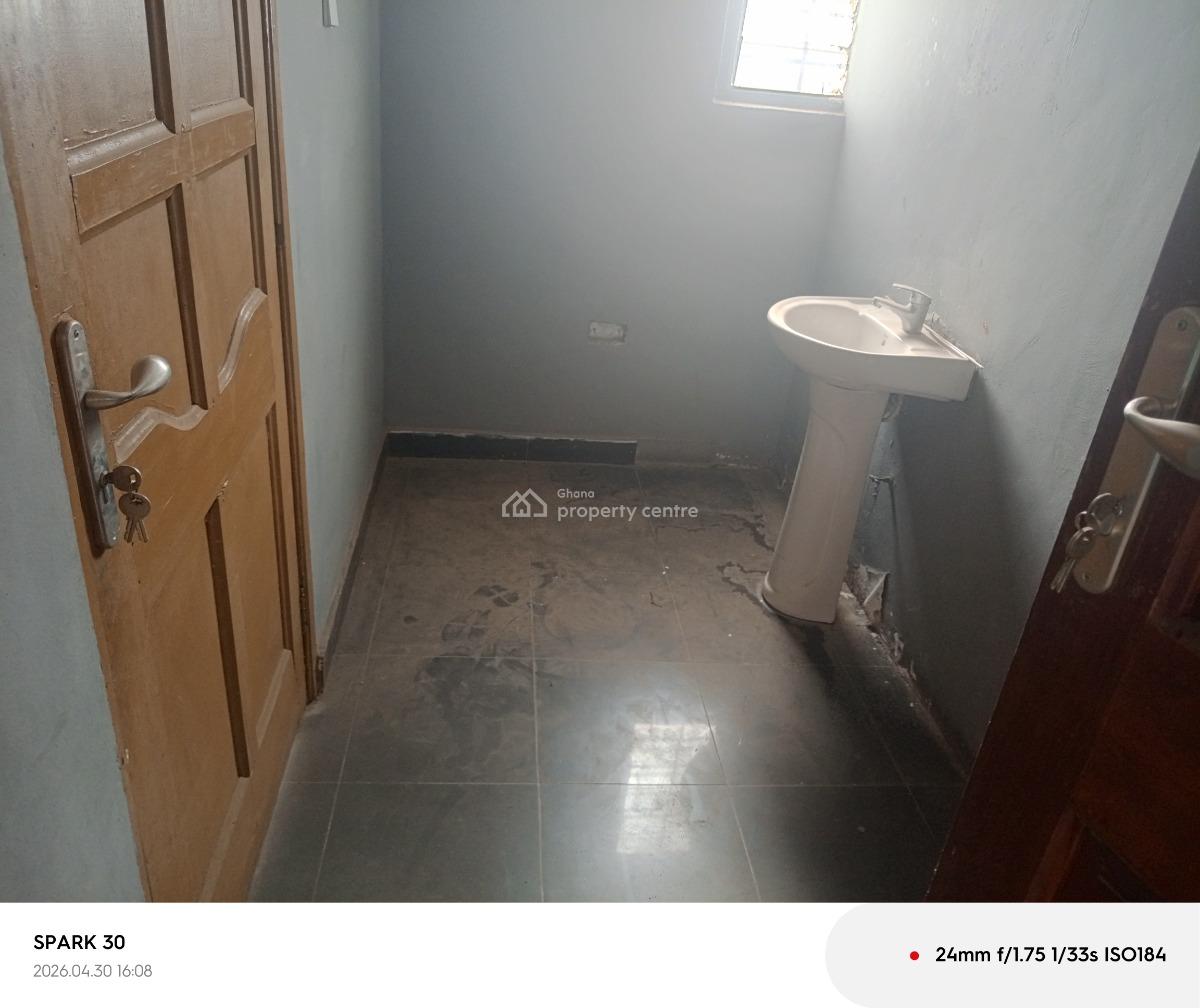 House, Osu Oxford Street, Osu, Accra, House for Sale