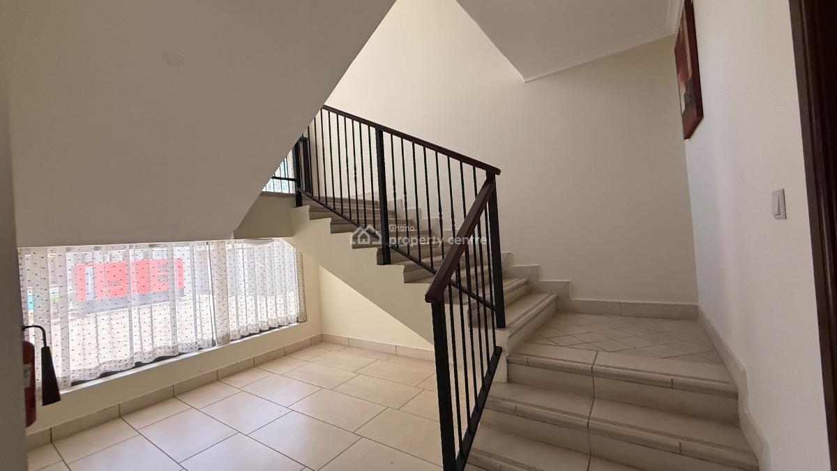 Furnished 3 Bedroom Townhouse in a Gated Community with Pool and Gym, Cantonments, Accra, Townhouse for Rent