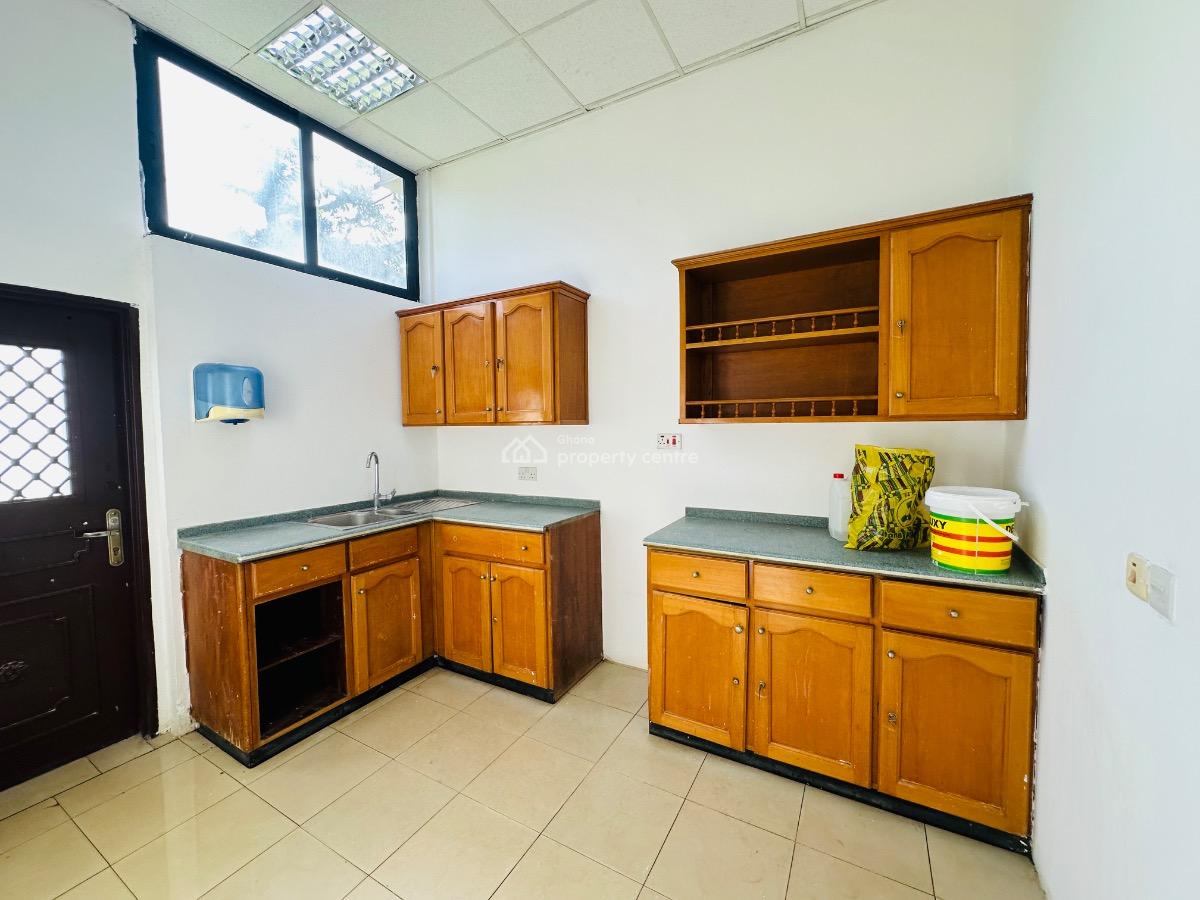1000 Sqm Office Space, Dzorwulu, Dzorwulu, Accra, Office Space for Rent