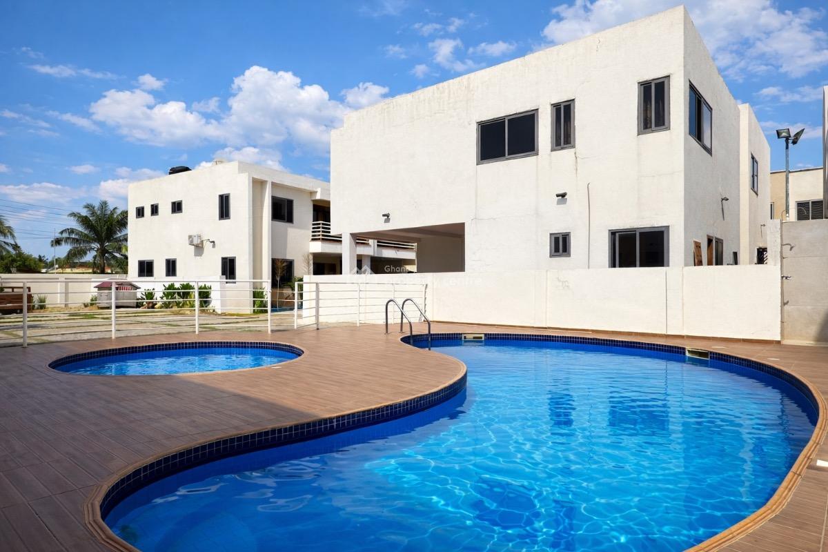 Serviced 2 Bed House with Boys Quarter in a Gated Community with Pool, Dzorwulu, Accra, Townhouse for Rent