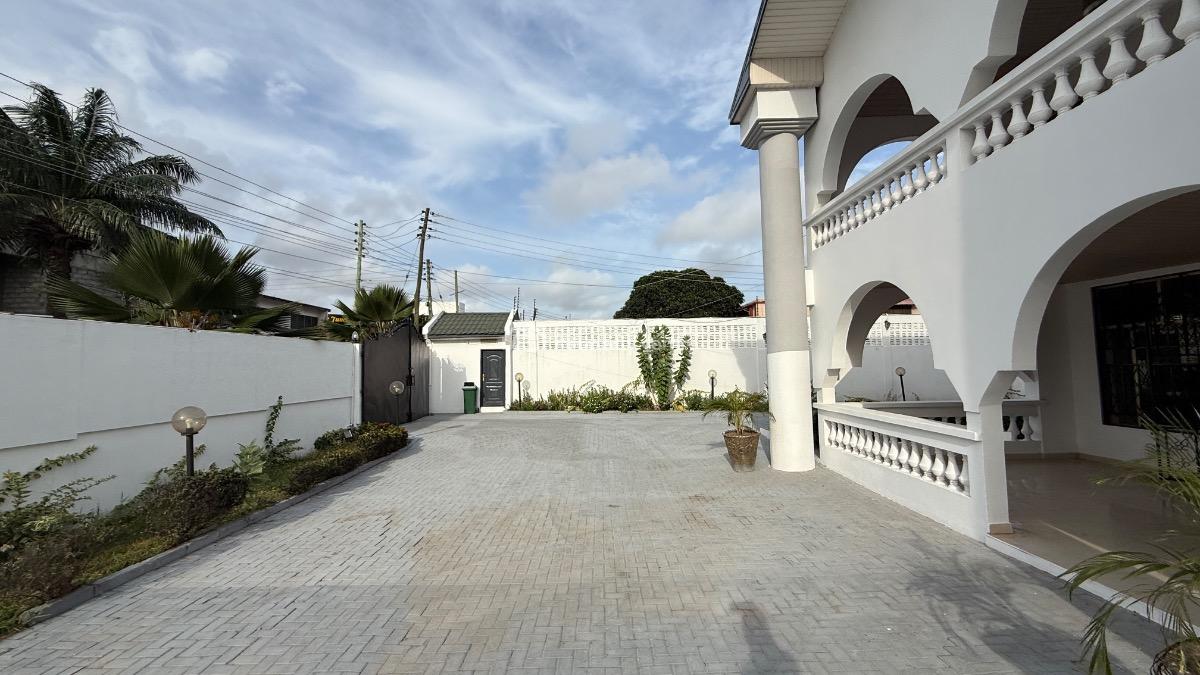 Detached 4 Bedroom Duplex with a Two Bedroom Staff Quarters, Cantonments, Accra, Detached Duplex for Rent
