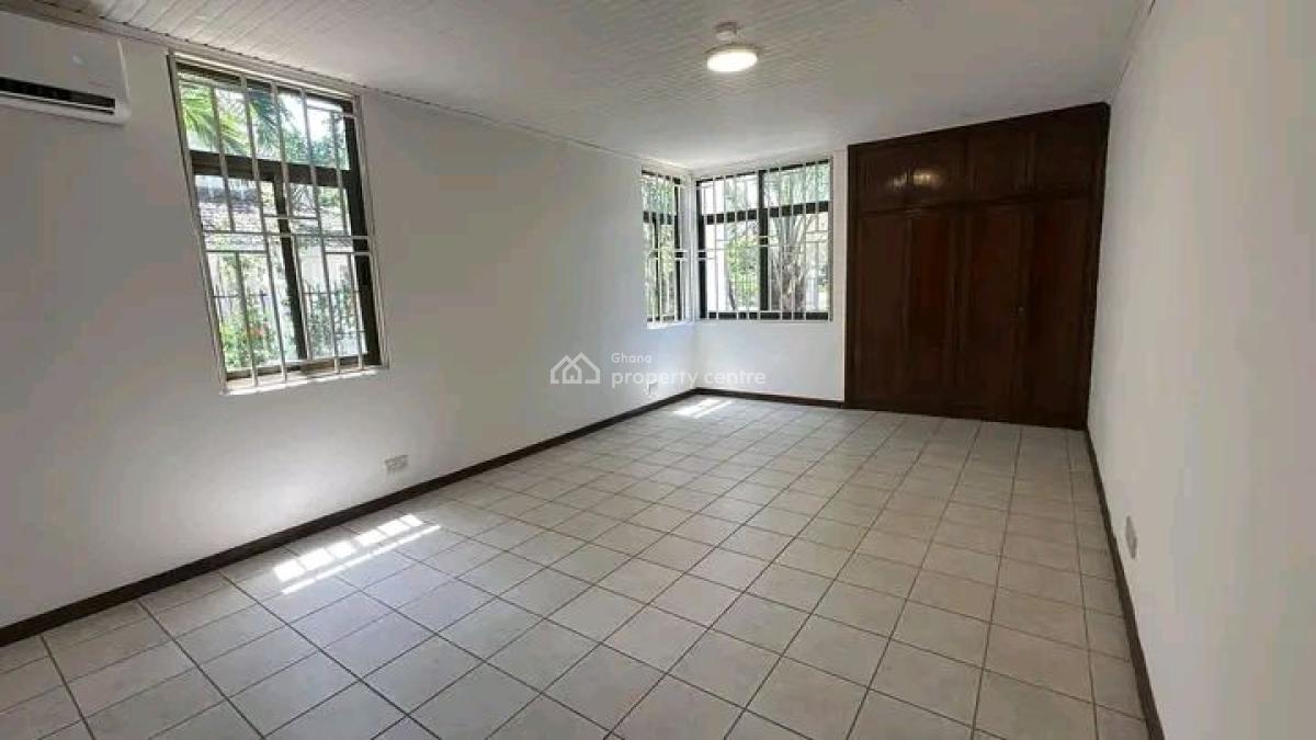 Luxury 4-bed Townhome +bq@ Cantonment, Ghana, Cantonments, Accra, Townhouse for Rent