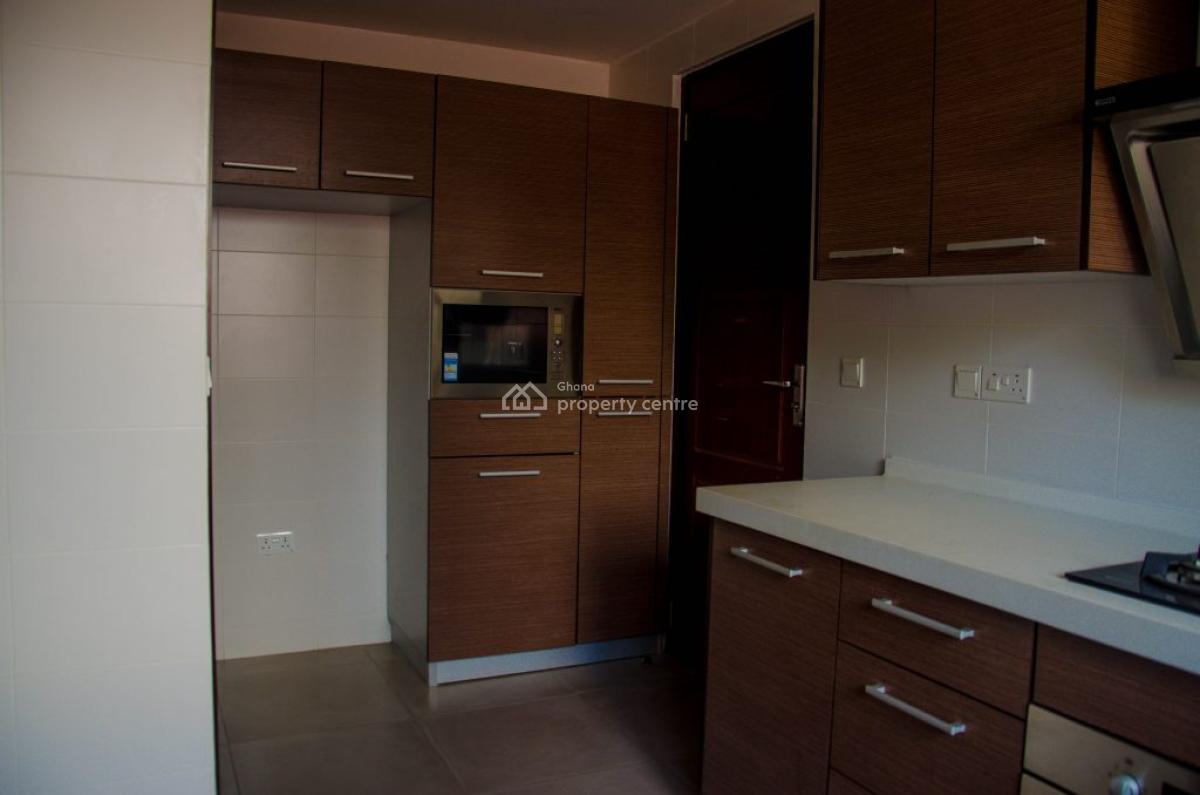 4 Bedroom Townhouse in a Gated Community with Pool and Fitness Center, Bush Road, Tse Addo, Accra, Detached Duplex for Rent