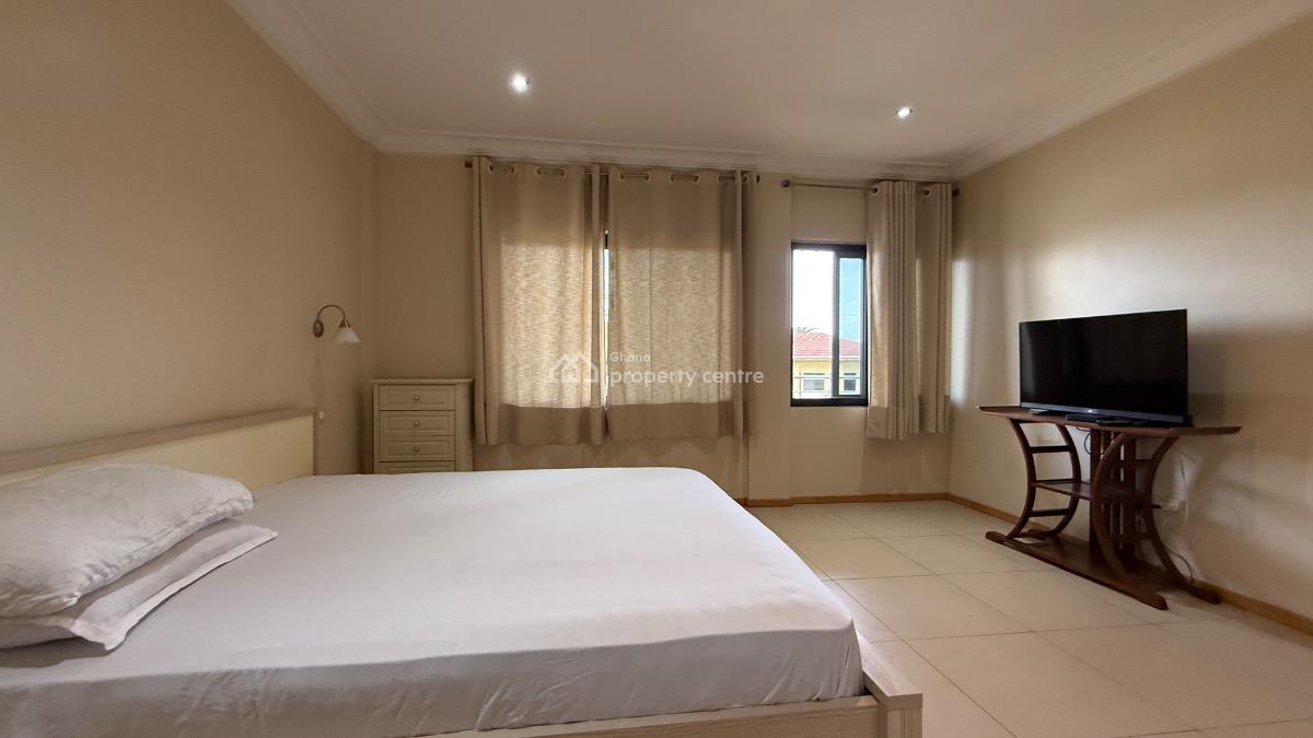 Furnished 4 Bed Duplex with Staff Room in a Gated Community with Pool, Cantonments, Accra, Semi-detached Duplex for Rent