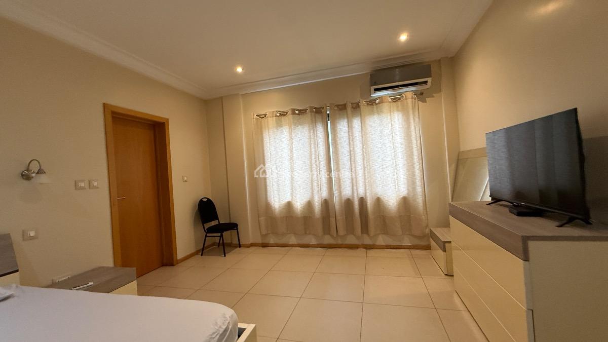 Furnished 4 Bed Duplex with Staff Room in a Gated Community with Pool, Cantonments, Accra, Semi-detached Duplex for Rent