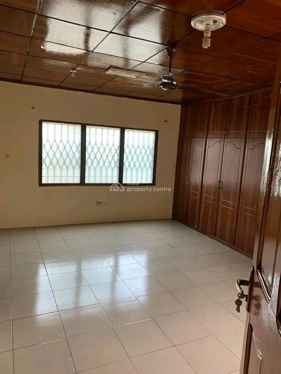 Executive Old 3 Bedrooms, Adenta, Adenta Municipal, Accra, House for Sale