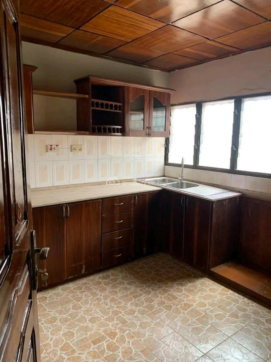 Executive Old 3 Bedrooms, Adenta, Adenta Municipal, Accra, House for Sale