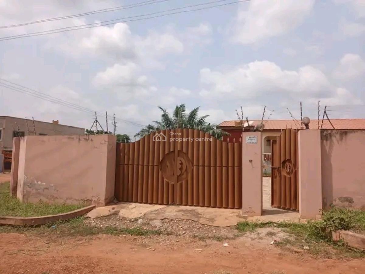 Executive Old 3 Bedrooms, Adenta, Adenta Municipal, Accra, House for Sale