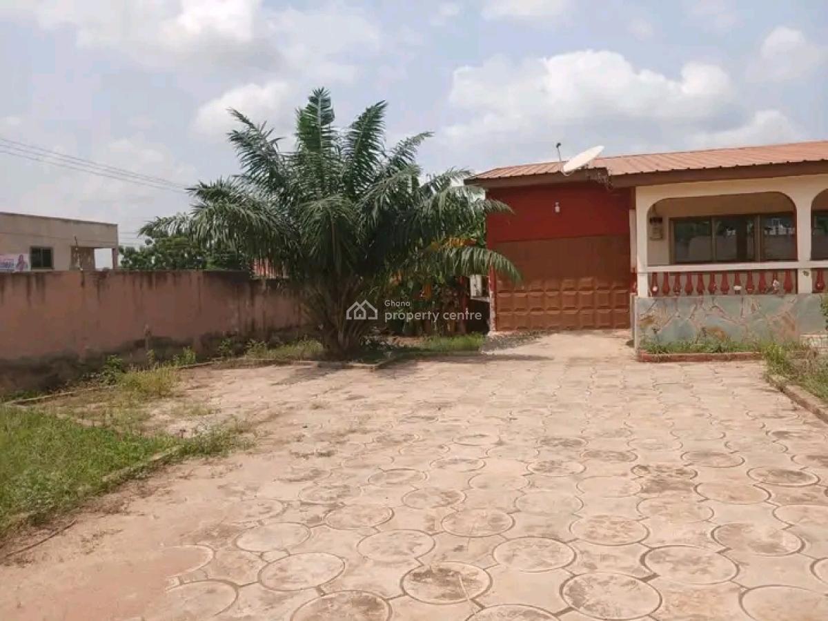 Executive Old 3 Bedrooms, Adenta, Adenta Municipal, Accra, House for Sale