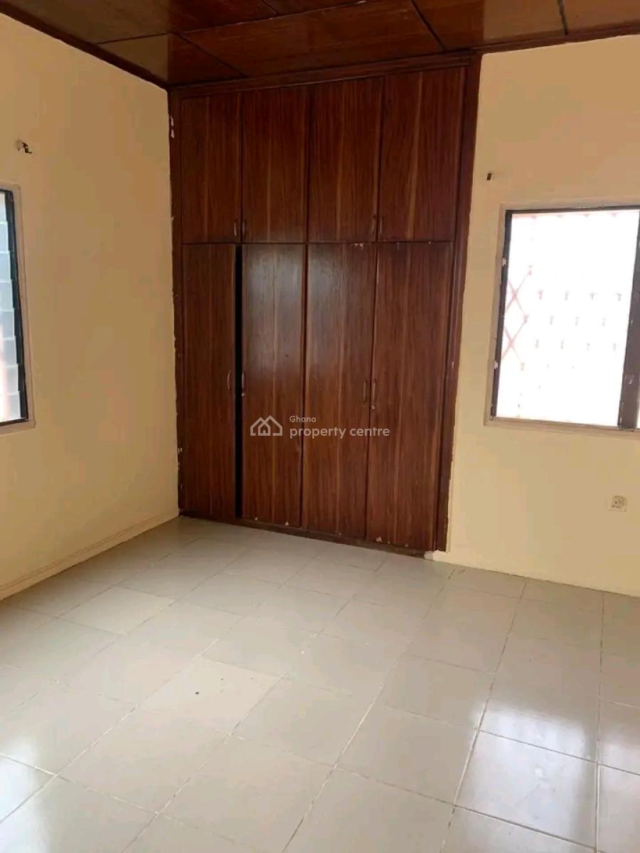 Executive Old 3 Bedrooms, Adenta, Adenta Municipal, Accra, House for Sale