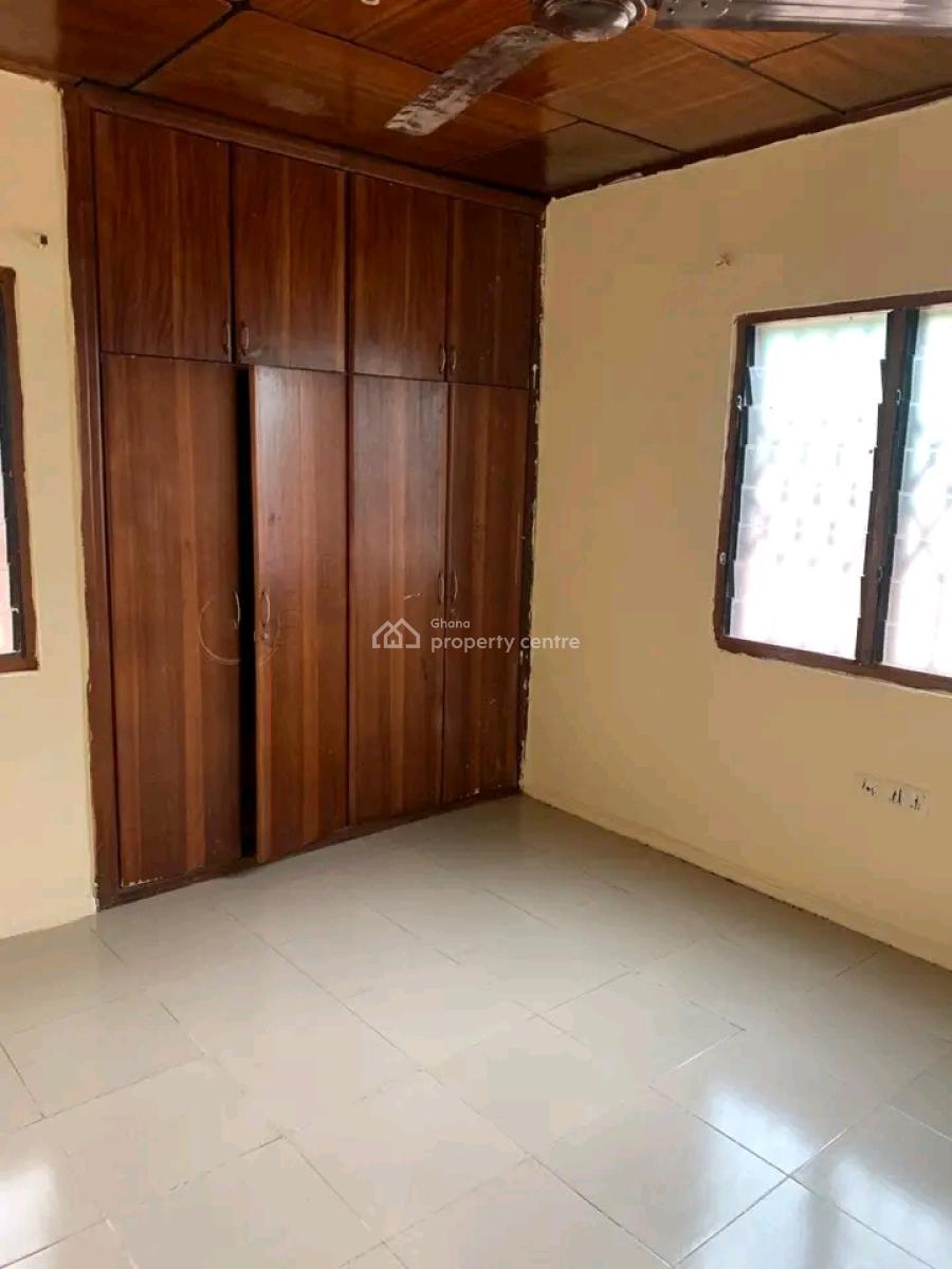 Executive Old 3 Bedrooms, Adenta, Adenta Municipal, Accra, House for Sale