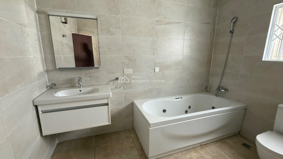 4 Bedroom Townhouse with Staff Quarters in a Gated Community, Cantonments, Accra, Townhouse for Rent